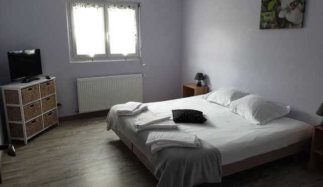 10 MINUTES FROM BEAUVAL ZOO