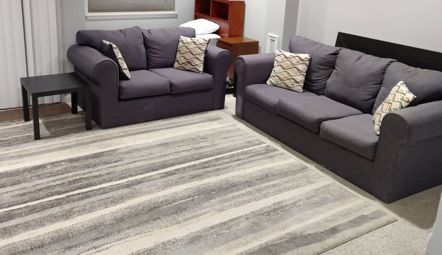 10 minutes from Airport and Dulles Town Center.