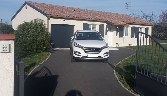 10 minutes from ALBI Modern, air-conditioned detached house in quiet neighborhood.