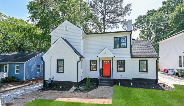 10 Minutes from downtown ATL