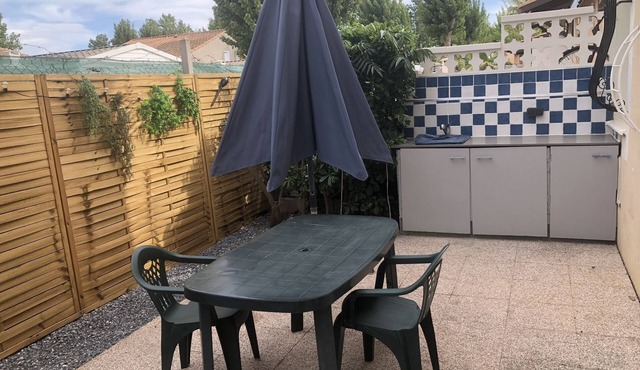 10 minutes from Europark and 200 meters from the beach