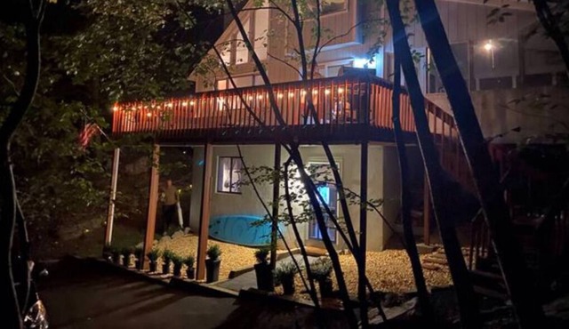 10 minutes from Shawnee Ski Resort or Hike Bushkill Falls, Poconos