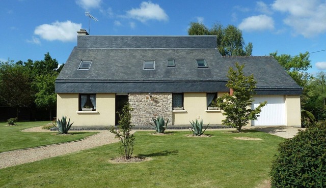 10 minutes from the beach, country gîte for 2 to 12 people