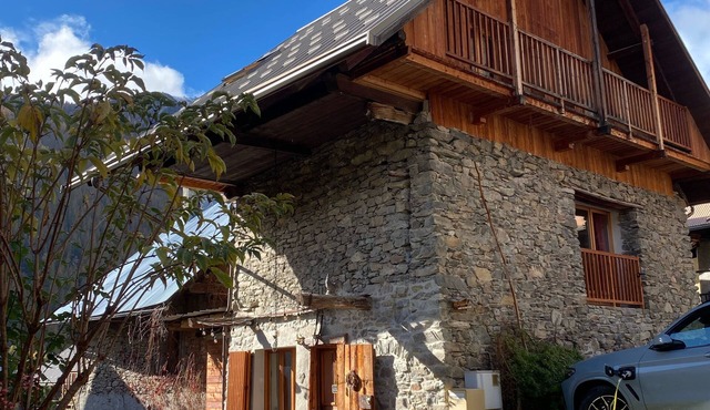 10 minutes from the ski slopes, authenticity, charm and great comfort