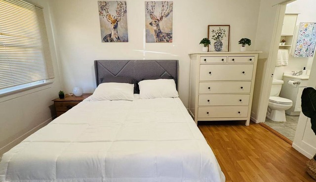 10 minutes to beach from 750A 9th St, All Inclusive Coastal Town of San Pedro CA