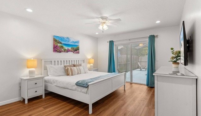 10 Minutes to Disney! Villa with Pool & Game Room