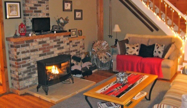 10 minutes to Sugarloaf and 30 min. to Saddleback Private Setting