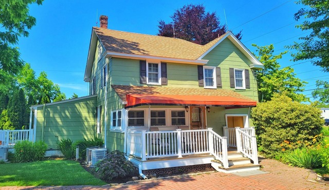 10 Minutes to the beach! Historic home on the Jersey Shore.
