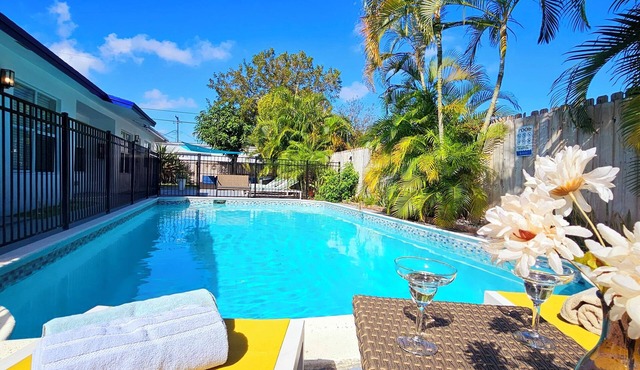 10 minutes to the beach, Cozy Family Stay · Near everything · Free Parking