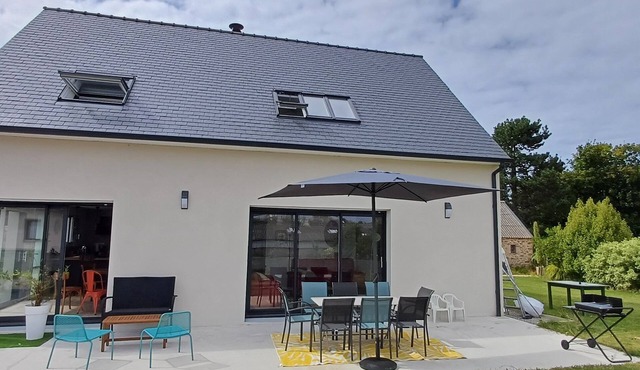 10 minutes walk from the beach spacious new house fully equipped for 8 people