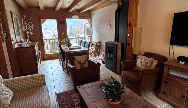 10% off for summer school holidays - stunning chalet sleeps up to 10