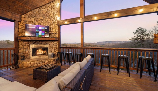 10% Off Member Deal OMG Views 10 Min to Downtown Private Hot Tub Deck Firepit