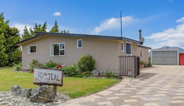 10 on TEAL HOLIDAY HOME