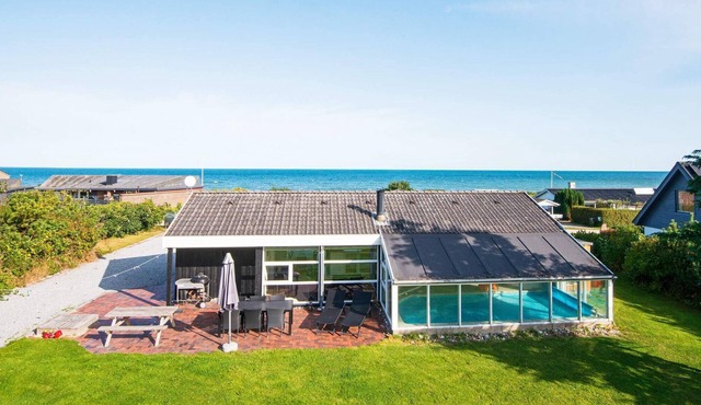 10 person holiday home in Allingåbro
