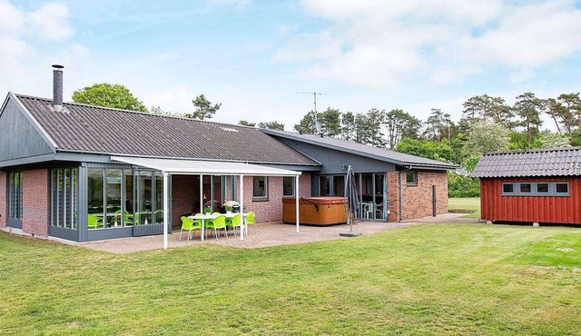 10 person holiday home in Fårevejle