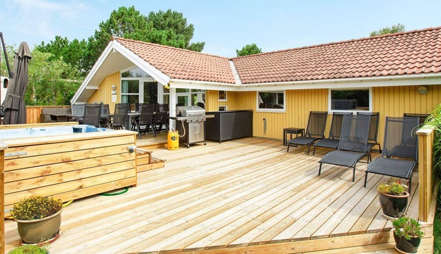 10 person holiday home in Væggerløse-By Traum