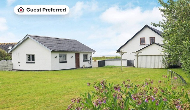 10 person holiday home in Vestervig-By Traum