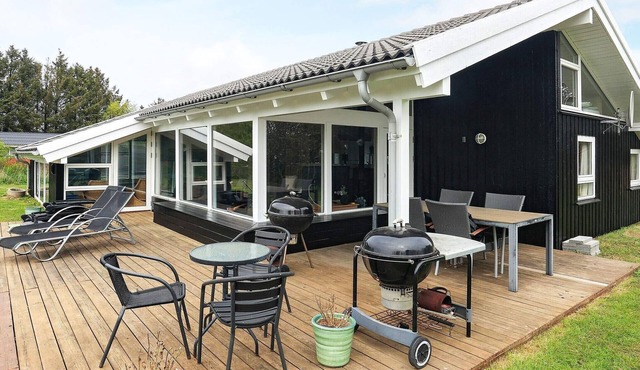 10 person holiday home in Hjørring-By Traum