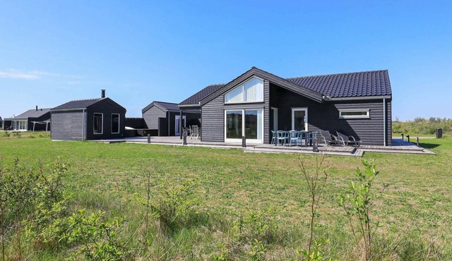 10 person holiday home in Brovst-By Traum