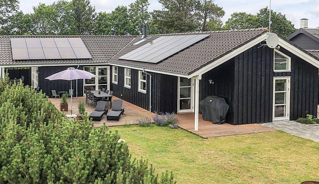 10 person holiday home in Hadsund