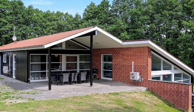 10 person holiday home in Hadsund-By Traum