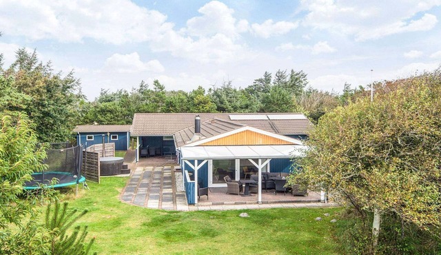 10 person holiday home in Oksbøl-By Traum