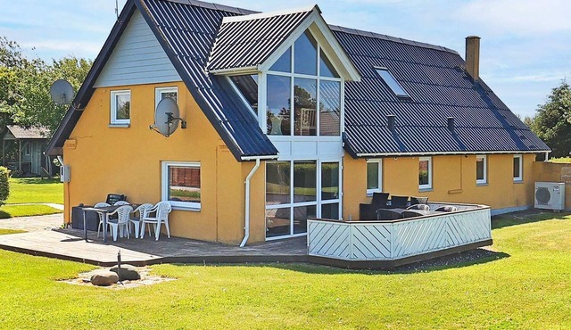 10 person holiday home in Vinderup-By Traum