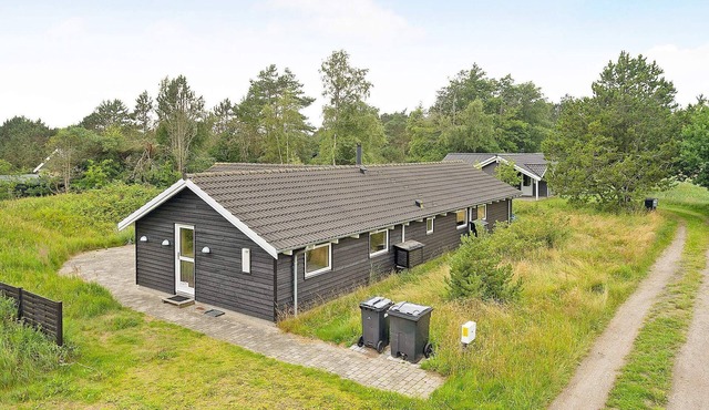 10 person holiday home in Ålbæk-By Traum