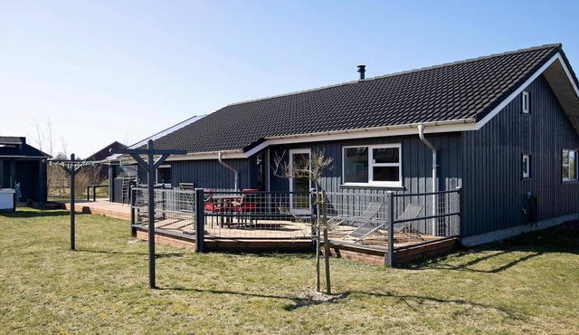 10 person holiday home in Brovst-By Traum