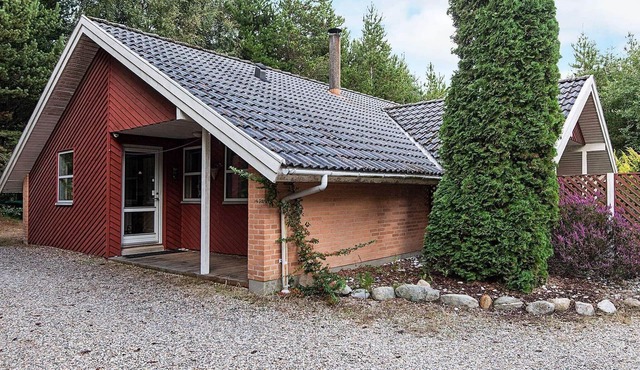 10 person holiday home in Henne