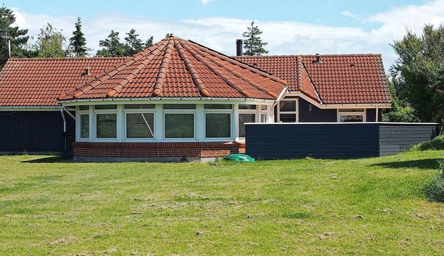 10 person holiday home in Humble