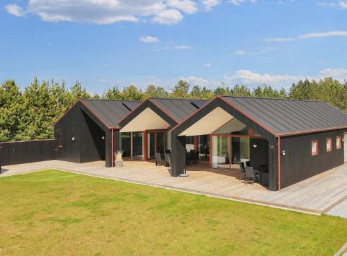 10 person holiday home in Jerup-By Traum