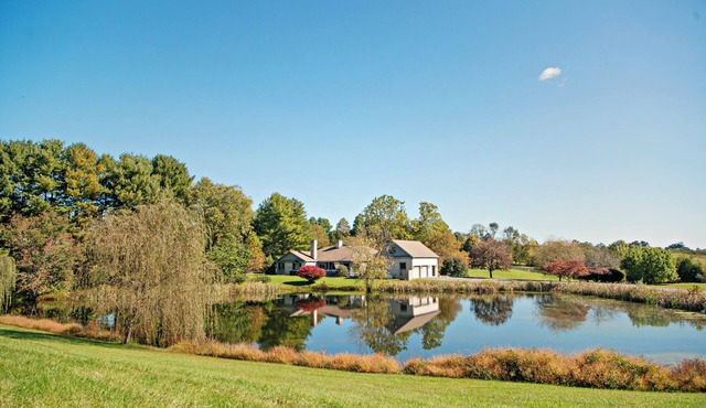 10 Person House with Private Hot tub on Spectacular Rural Estate
