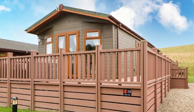 10 POPPY LODGE, pet friendly in Catterick, North Yorkshire