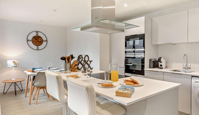 10 Putsborough - Luxury Apartment at Byron Woolacombe, only 4 minute walk to Woolacombe Beach!