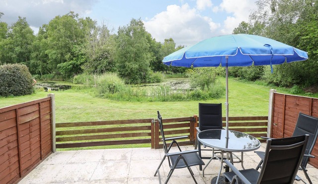 10 RUSTON REACHES, family friendly, with a garden in Stalham