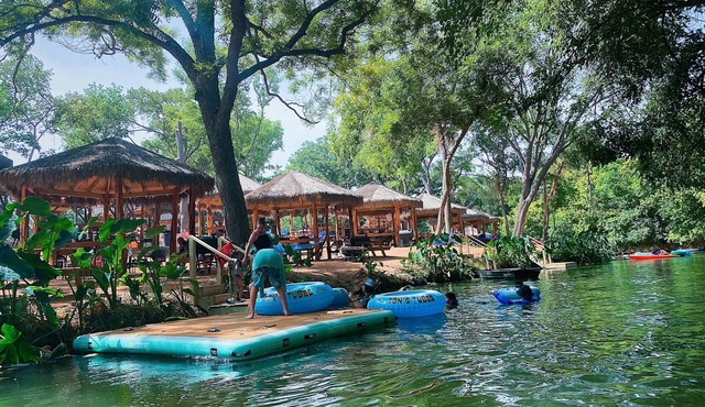 #10 Son’s Rio Cibolo Safari Cabin