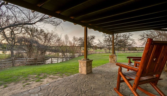 10 Star Ranch Cottage · Fishing Lake · Sleeps 6