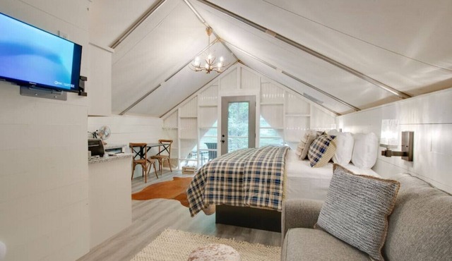 #10 The Lodge Luxury Glamping Tent Hunting Theme