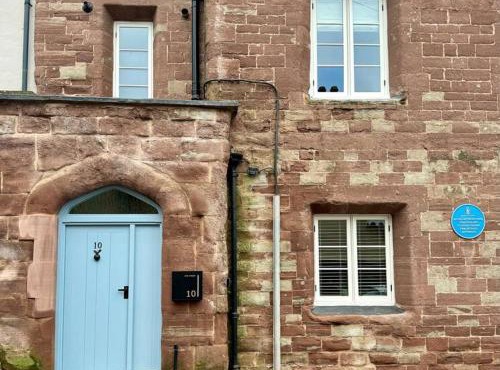 10 Wye Street - A sophisticated riverside home for 6 in Ross on Wye