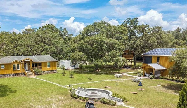 100-Acre Private Getaway - Pool, Pickleball & Basketball Court!