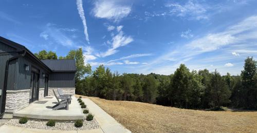 100 Acre Relaxing Retreat Near ARK- The Cabin