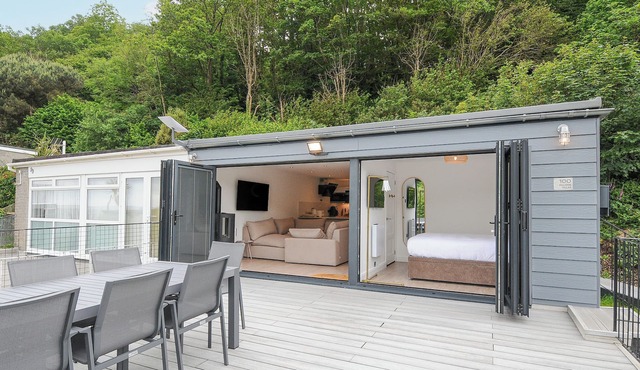 100 HILLSIDE VILLAS, pet friendly, country holiday cottage in Looe