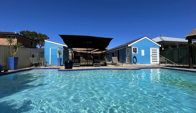 100 - Lovely self contained 2 beds unit