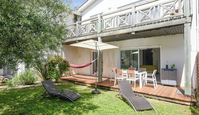 100 m from the beach, near La Rochelle, beautiful T3 on private garden level