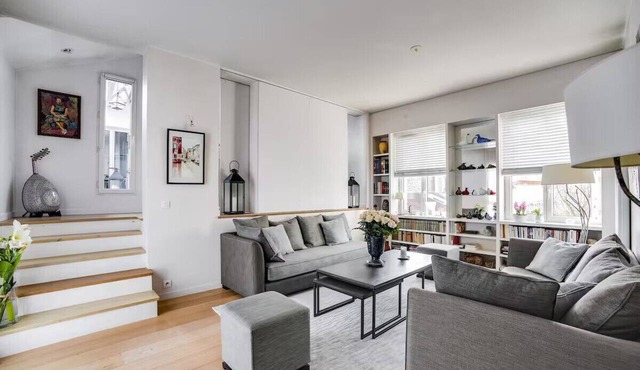 100 m² terrace, parking, view of the Eiffel Tower