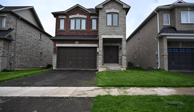 100 % Private Cozy Luxury 2 Bedroom 2 Sofa beds Close to Niagara Falls and
