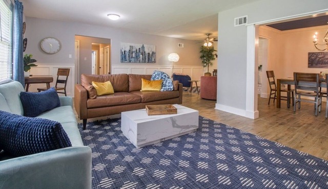 100" Projector, Marsh Views, Full Coffee Bar, Pool/Ping Pong Game Room