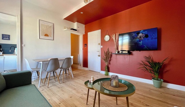 100% renovated 4/6P apartment!