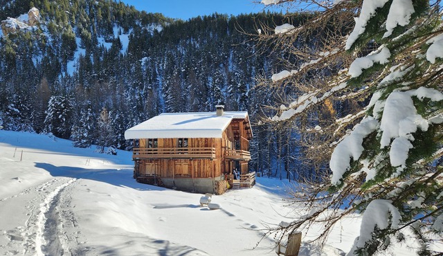 100% RENOVATED FAMILY CHALET with view!